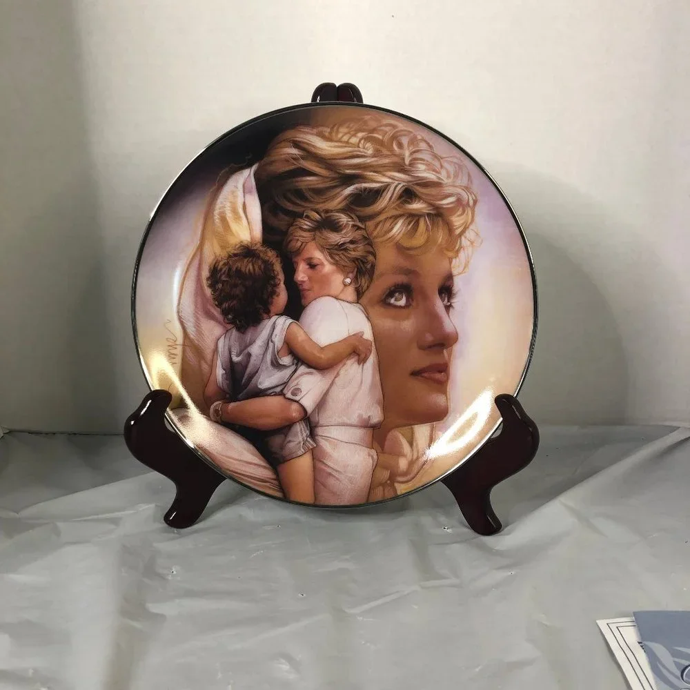 The Franklin Mint Diana, Princess of Wales Queen of Compassion
